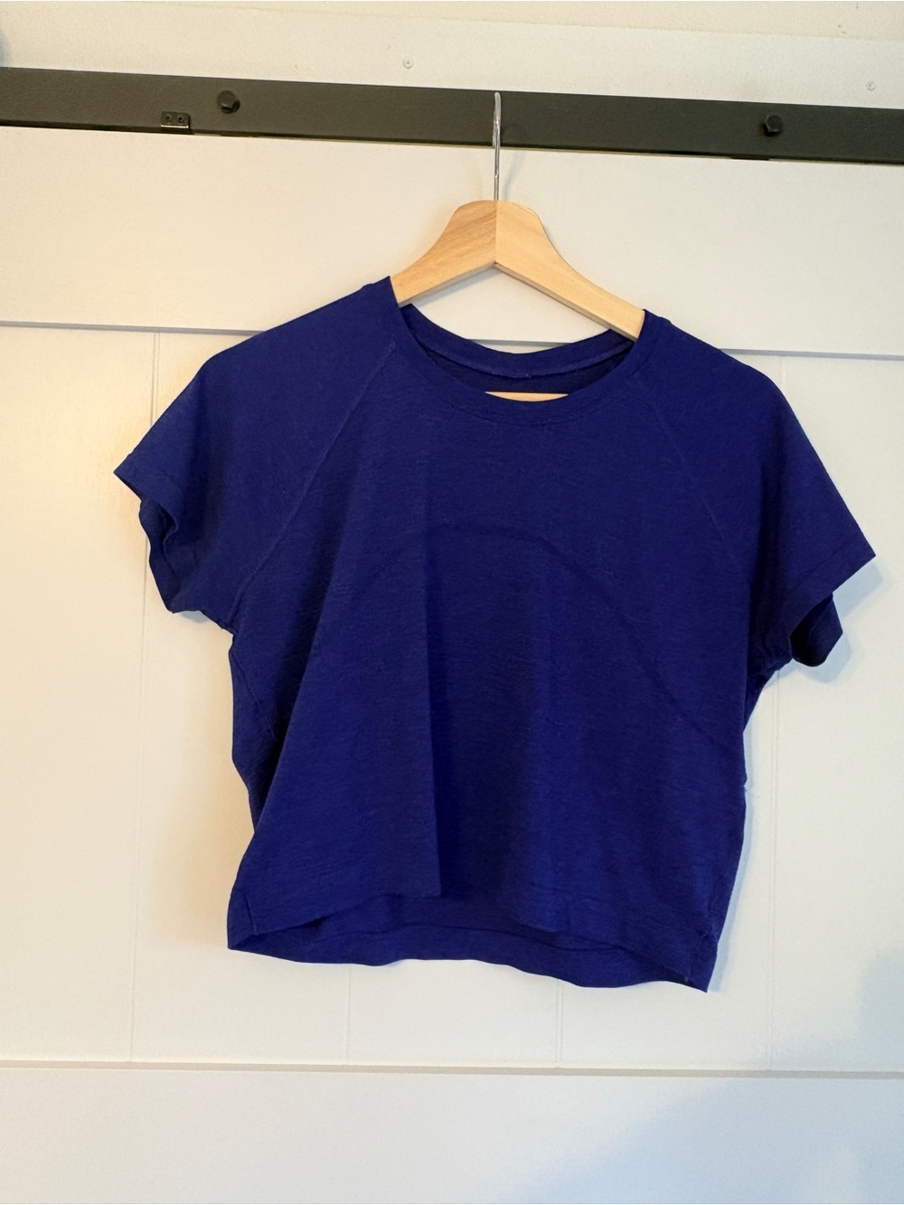 Lululemon royal blue cropped Tshirt